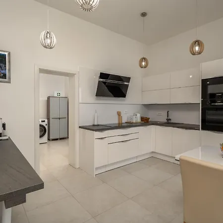 بيت للعطل Pet Friendly In أوباتيا